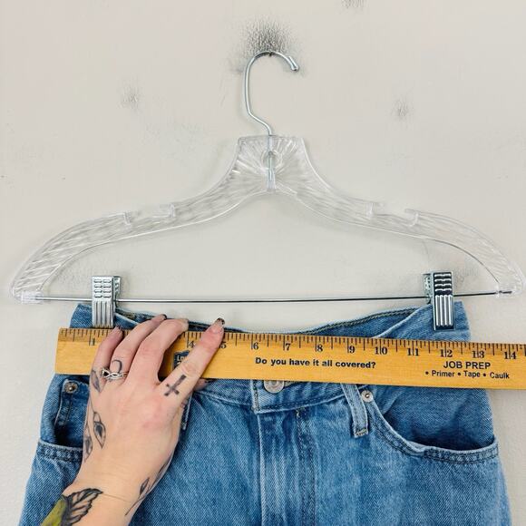 Levi’s Blue Denim Distressed ‘94 Baggy Jeans Women’s Size 25 - Picture 2 of 9